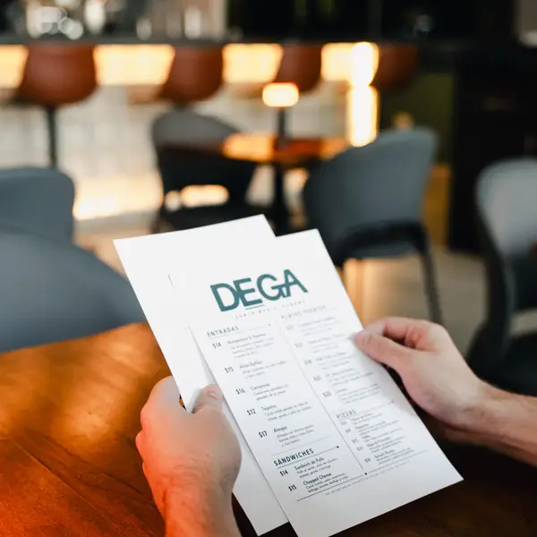 El menú de DEGA